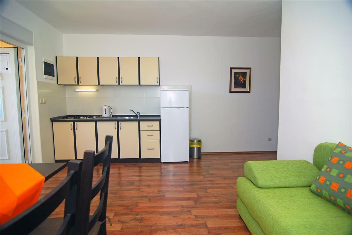 Apartman Luca Lägenhet Zečevo Exteriör bild